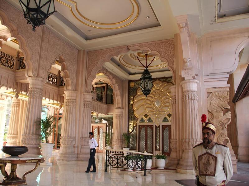 The Leela Palace Bengaluru Bagian luar foto
